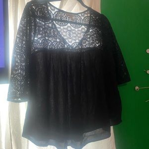 Black color. Size large.